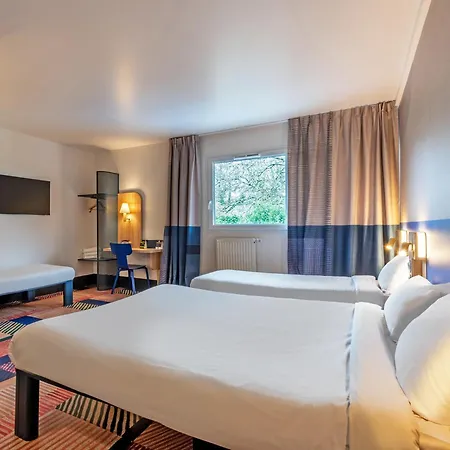 Port Du Moulin Blanc Hotel