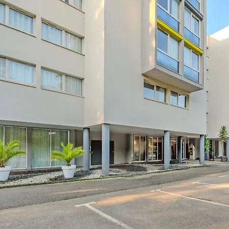 Port Du Moulin Blanc