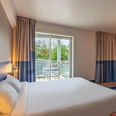 Port Du Moulin Blanc ホテル 3*