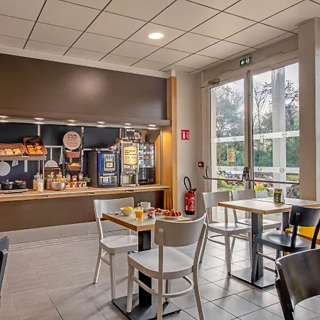 Port Du Moulin Blanc