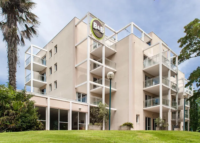 Отель Port Du Moulin Blanc 3*