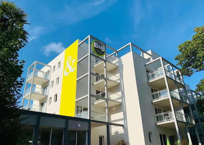 Отель Port Du Moulin Blanc